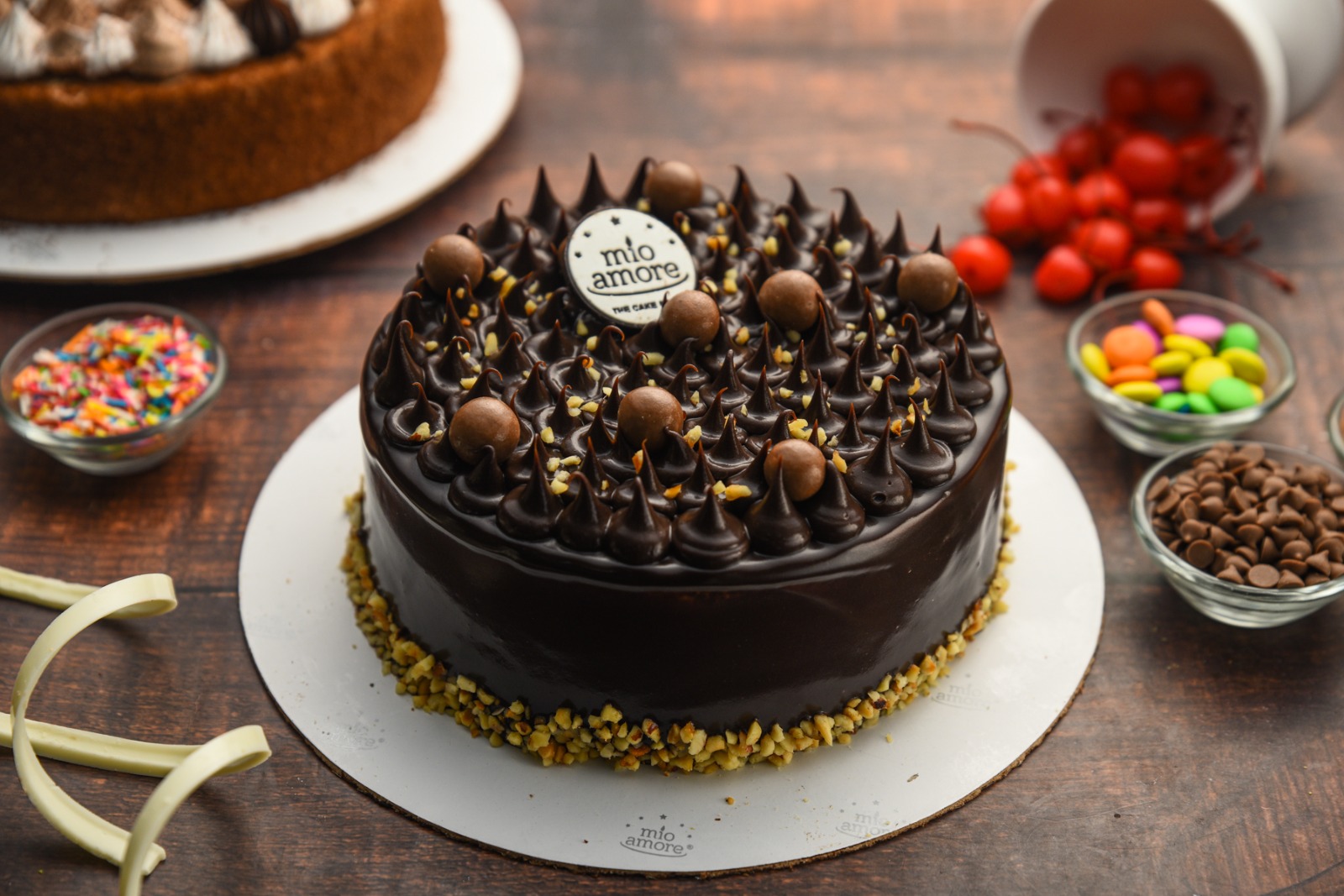 Mio More cake business and distribution image